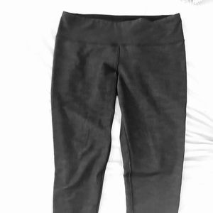 Lululemon Leggings | 10 | Black Knit with Ankle Cuff